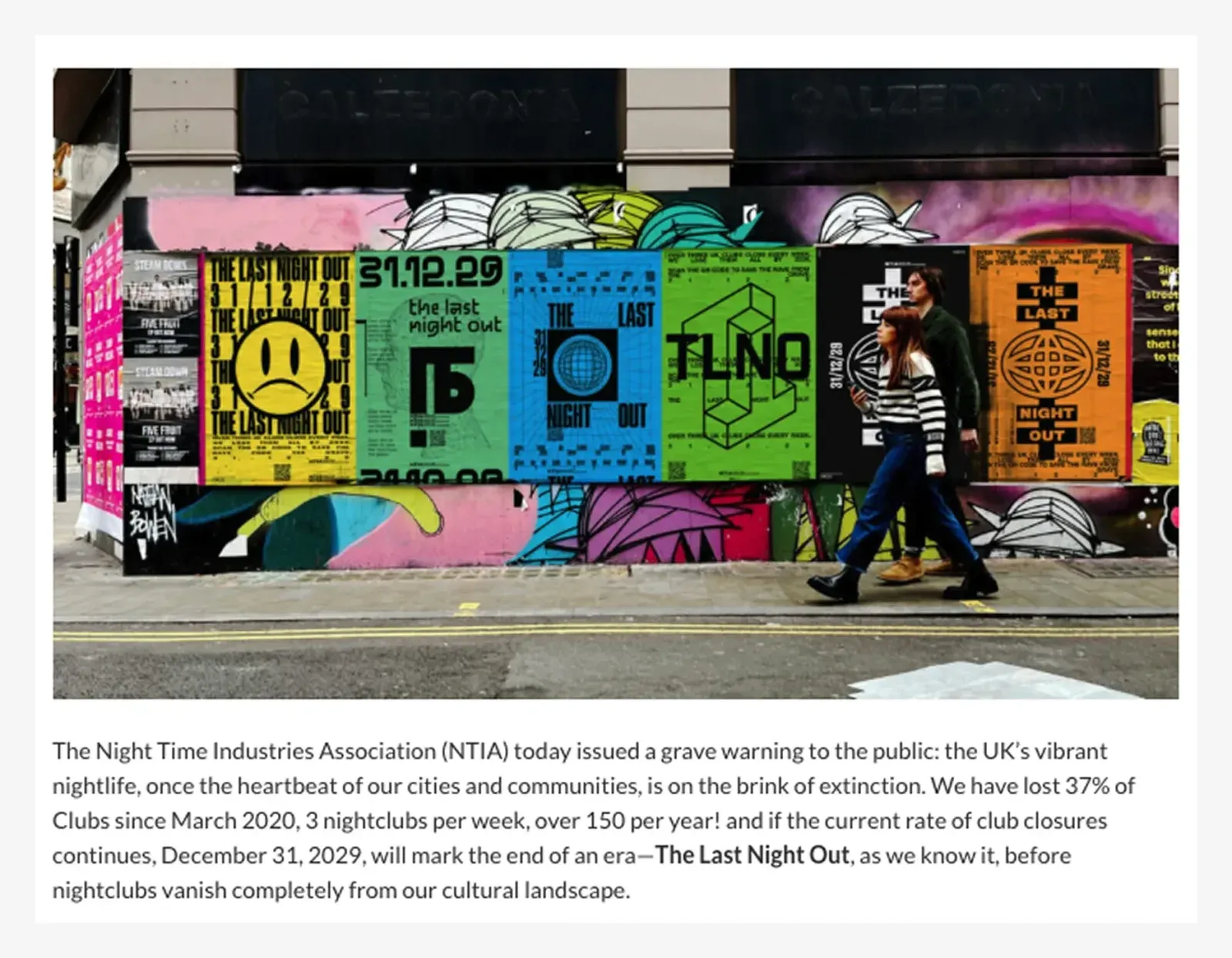 NTIA 게시물 캡처. 「THE LAST NIGHT OUT」 포스터가 줄지어 붙은 거리 벽 앞을 지나는 두 사람 사진과, 영국 나이트라이프가 멸종 위기라는 성명 — 2020년 3월 이후 클럽 37%가 사라졌고 이 속도면 2029년 12월 31일이 마지막 밤이 될 것이라는 내용